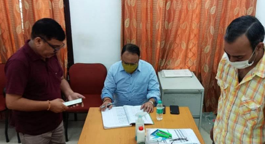 Teams of officers conduct surprise inspection in offices of Jammu district